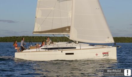 Steuerbord Aussenaufnahme einer Sun Odyssey 349.2 in Heiligenhafen