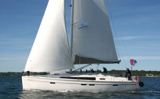 Steuerbord Aussenaufnahme der Bavaria cruiser 46 „Galaxy“ in Flensburg