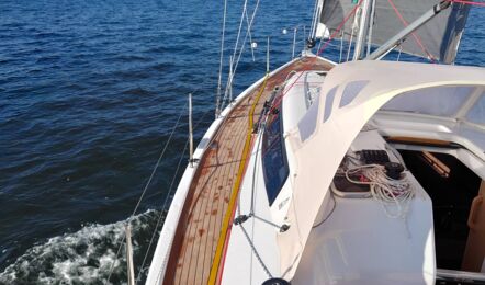 Deck Aussenaufnahme der Dehler 38 SQ „Aurélie“ in Punat in Kroatien