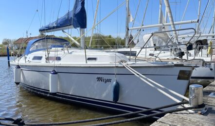 Steuerbord Bug Aussenaufnahme der Hanse 315 "Mizar" in Barth