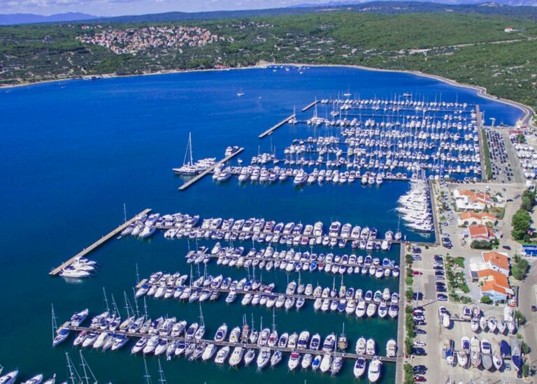 Yachtcharter Kroatien ab Punat mit 1. Klasse Yachten