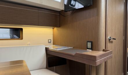 Oceanis-46-1-innenaufnahme-09