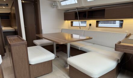 Oceanis-46-1-innenaufnahme-15