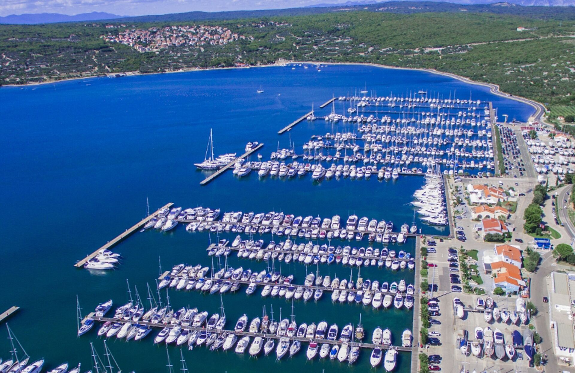 Yachtcharter Kroatien ab Punat mit 1. Klasse Yachten Yachtcharter Kroatien ab Punat mit 1. Klasse Yachten